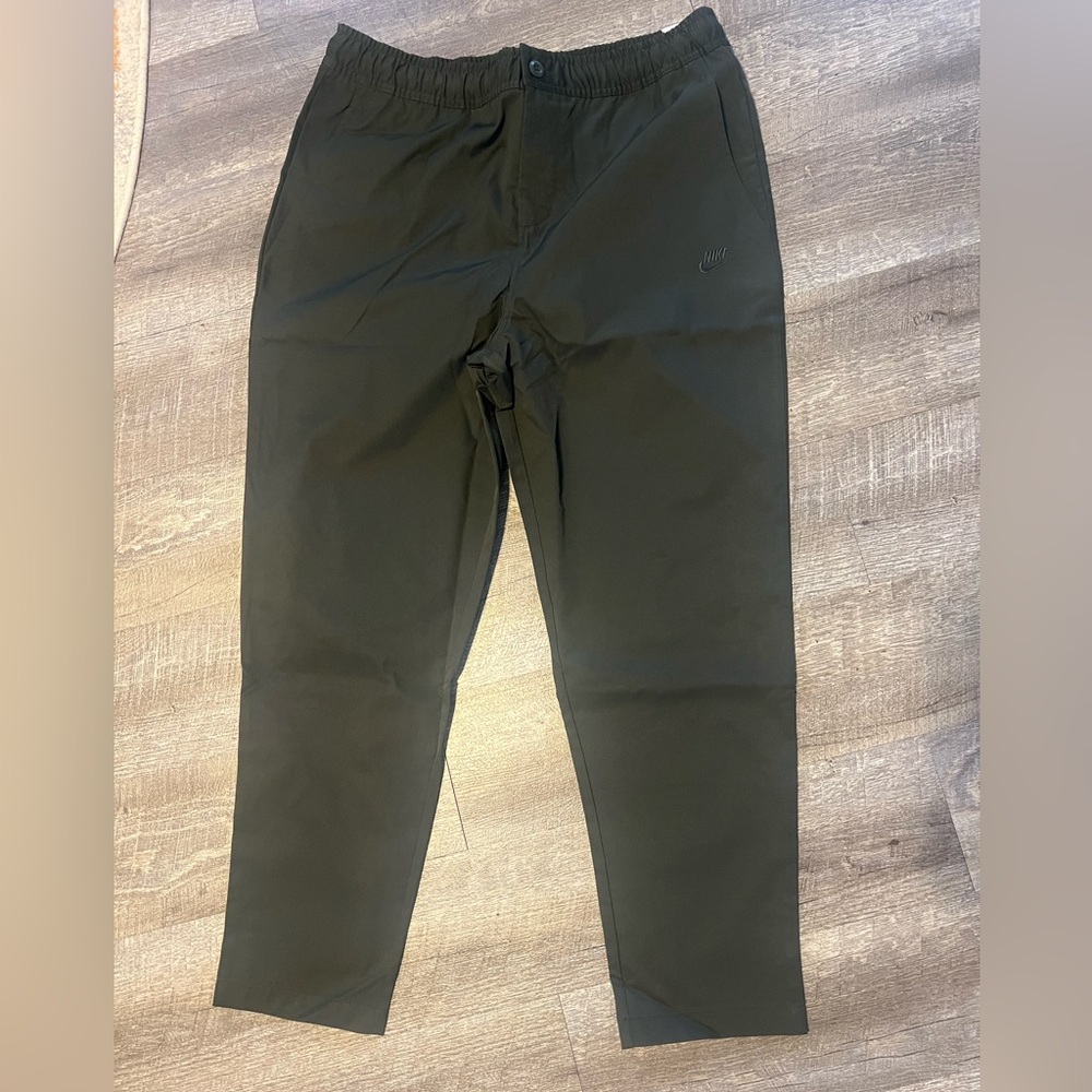 NWT Nike Men's Dark Olive Green Chinos